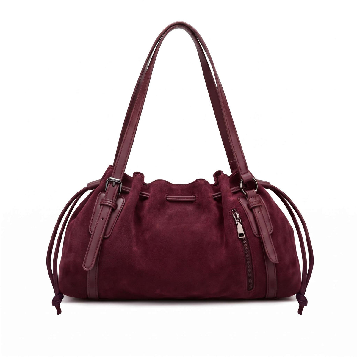Vista frontal del bolso tipo saco POD color burdeos de acabado efecto serraje, mostrando sus asas de hombro, la correa larga ajustable y el bolsillo exterior con cremallera metálica